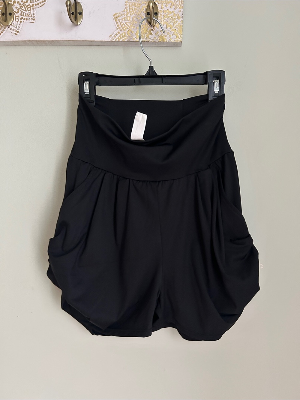 HALARA Black High-Waist Athletic Shorts